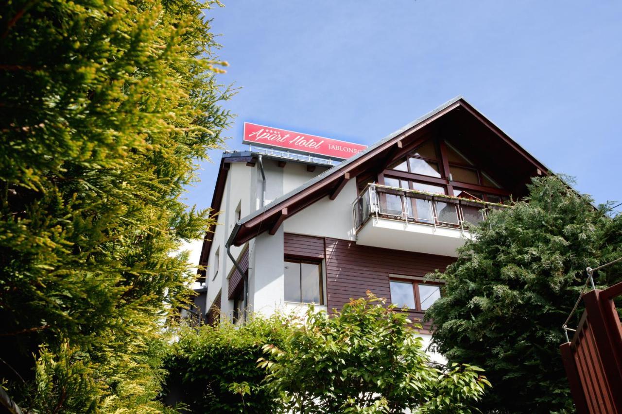 יאבלונק נאד ניסו Apart Hotel Jablonec מראה חיצוני תמונה
