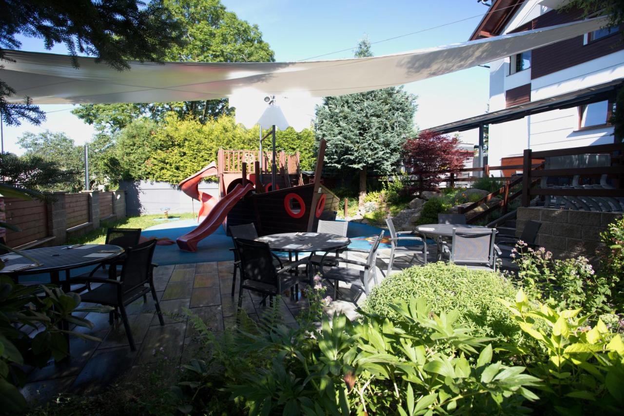 יאבלונק נאד ניסו Apart Hotel Jablonec מראה חיצוני תמונה