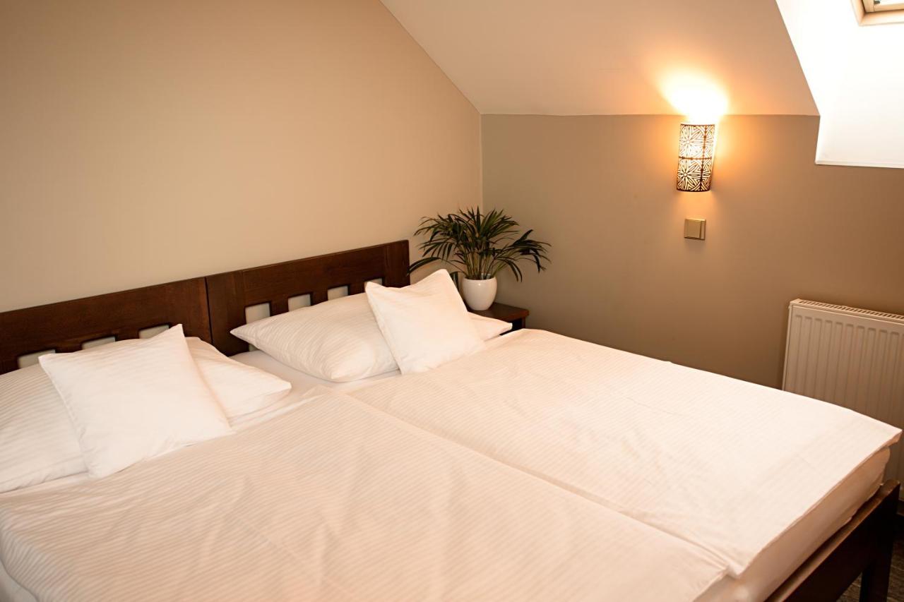 יאבלונק נאד ניסו Apart Hotel Jablonec מראה חיצוני תמונה