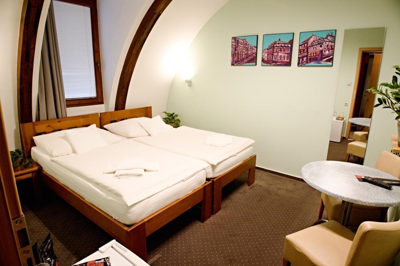 יאבלונק נאד ניסו Apart Hotel Jablonec מראה חיצוני תמונה