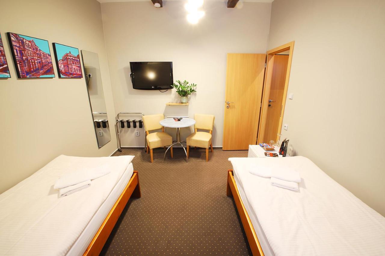 יאבלונק נאד ניסו Apart Hotel Jablonec מראה חיצוני תמונה