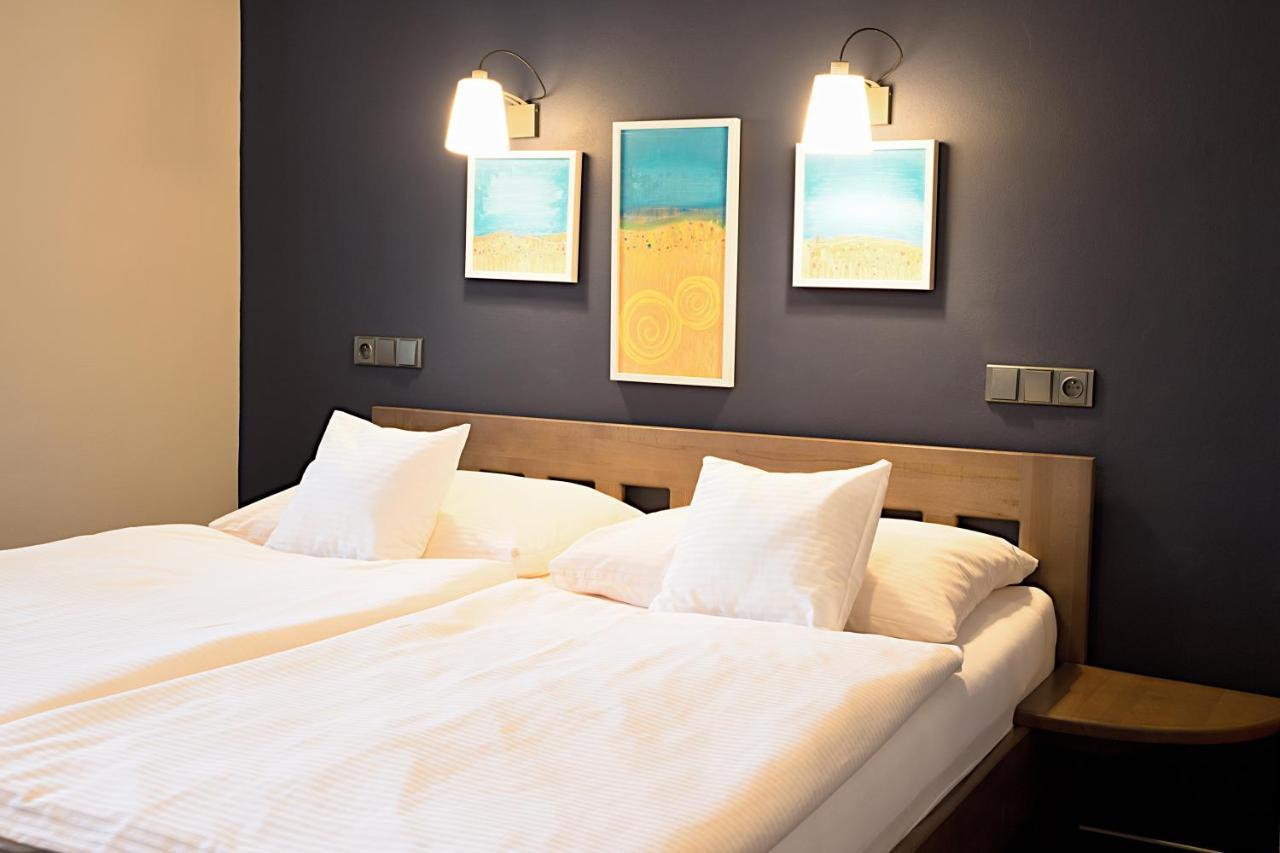 יאבלונק נאד ניסו Apart Hotel Jablonec מראה חיצוני תמונה